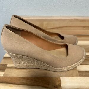 J crew Tan Espadrille Wedge Shoes good condition sz 8.5